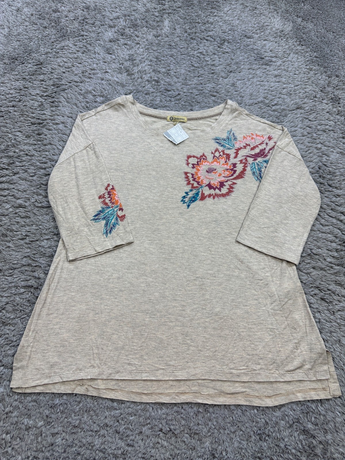 Democracy Top Women Medium Beige Floral Embroidered Beaded 3/4 Sleeve Shirt NWT