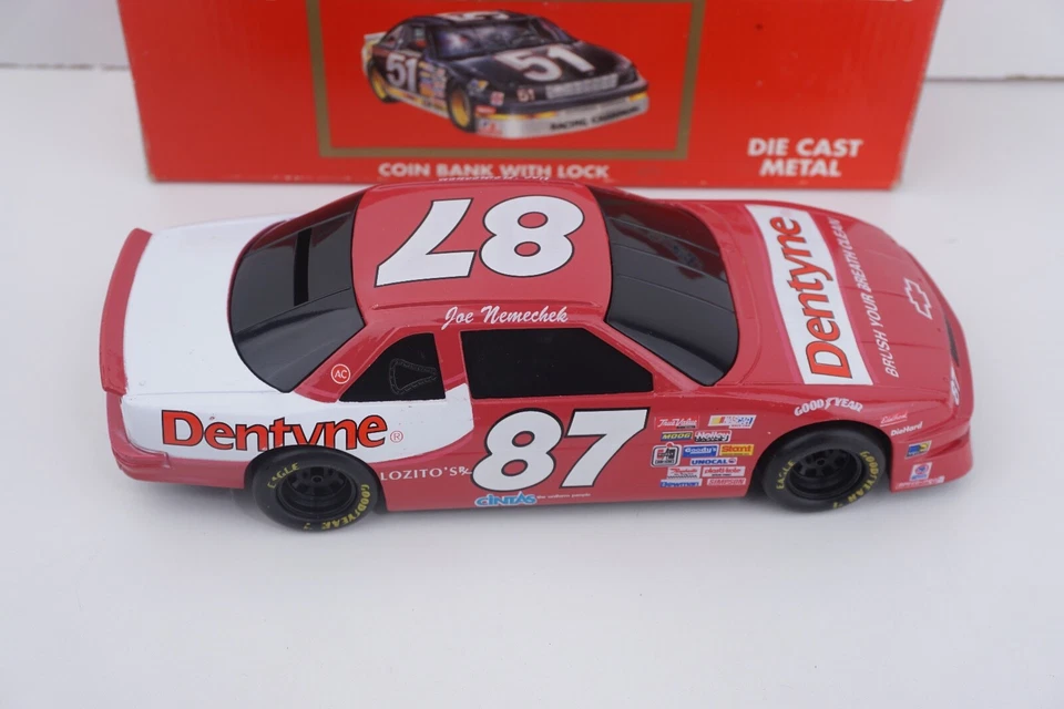 1992 Racing Champions Joe Nemechek Dentyne Chevy Lumina #87 1:24 Diecast NASCAR - Image 3 of 4