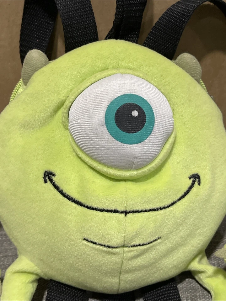 Mochila de pelúcia vintage rara Pixar Disney Monsters Inc Mike Wazowski Pyramid HTF 💎 - Imagem 2 de 4