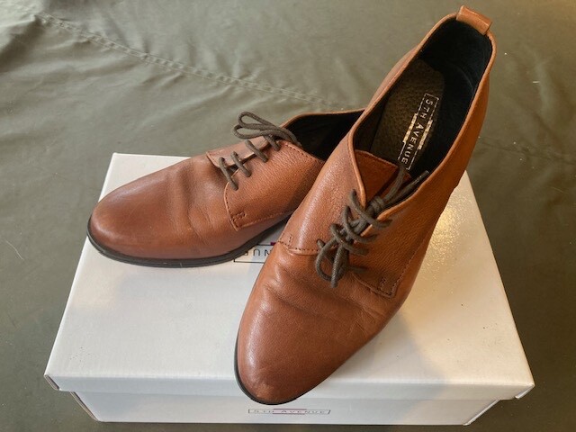 Deichmann Ladies 5th Avenue Brogues Size or Great