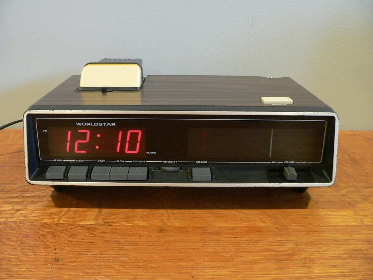 Vintage Worldstar NT-608 AM/FM Digital Clock Radio w/Lamp for