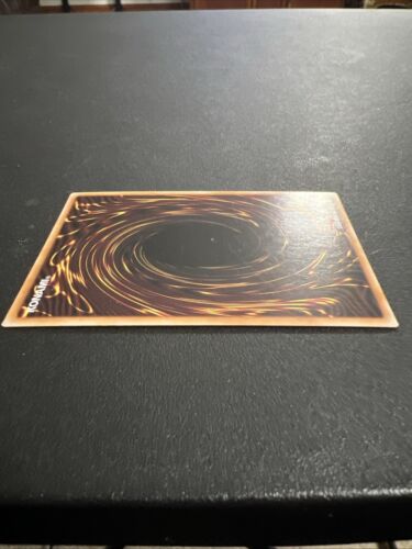 Yugioh Aqua Madoor LCYW-EN221 Holo Card 1996 - Picture 23 of 24