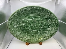 Bordallo Pinheiro VINE GREEN 15 1/4 Oval Serv...