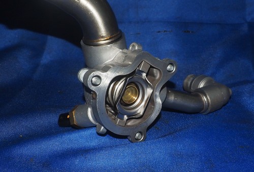 2022-2025 Jeep Grand Cherokee 2.0L L4 Engine Thermostat Housing Assembly OEM 5K! - Picture 9 of 13