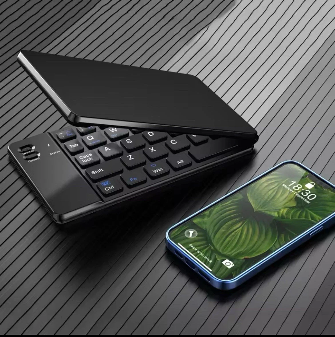 MoKo Tastiera Bluetooth Pieghevole Con Touchpad E Tastierino Numerico – Layout Tedesco QWERTY – Portatile Ricaricabile Per Tablet E Smartphone
