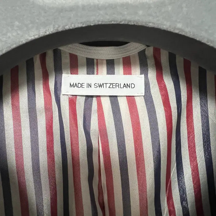 Tommy Hilfiger Classic Navy 4-Piece Suit - Pre-Owned thumbnail 9