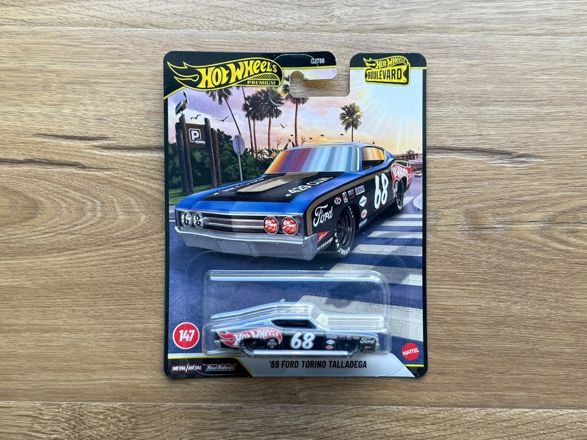 Hot Wheels 2026 Premium Boulevard #147 '69 FORD TORINO TALLADEGA