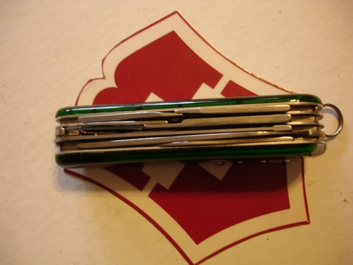 VICTORINOX TRANSLUCENT EMERALD GREEN HUNTSMAN PLUS 18 FUNCTION SWISS ARMY KNIFE - Picture 16 of 19