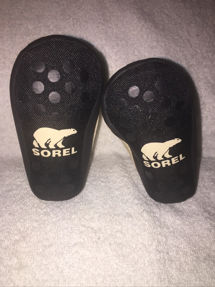 Botines caribú forrados Sorel para niños pequeños talla 2~~USADOS EN EXCELENTE ESTADO~~ Foto 2 de 4