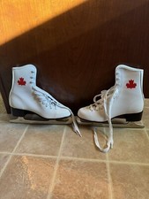 Canadian Flyer Figure Skates White Style 215 Ladies Size 5