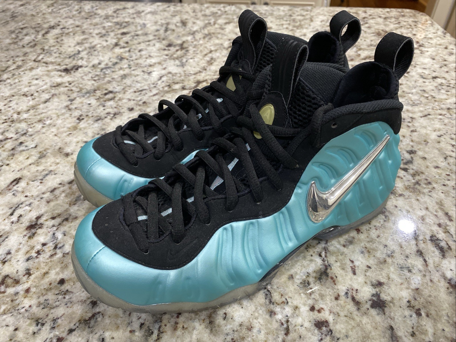 Nike Air Foamposite Pro Island Green/Silver (624041-303) Size 9.5 Gently Used