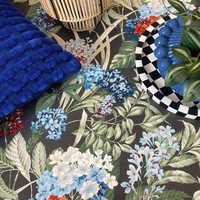 Belgravia 2320 Misaki Vlies Tapete Charcoal Blumen Modern Waschbar Wanddekor