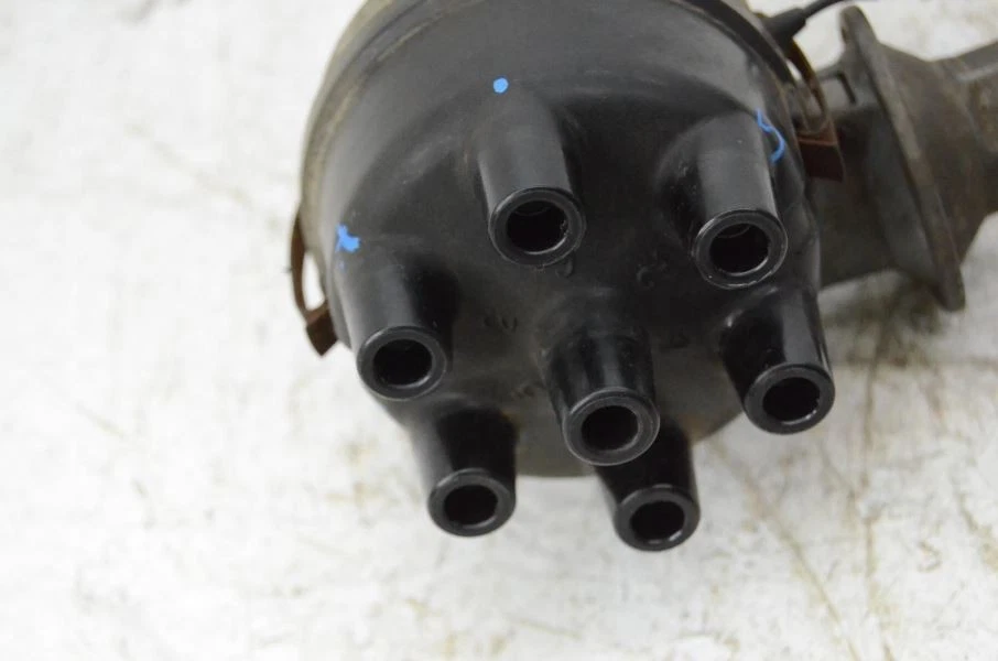 1973 Ford Maverick 6-200 автоматический распределитель в сборе - Изображение 4 из 4