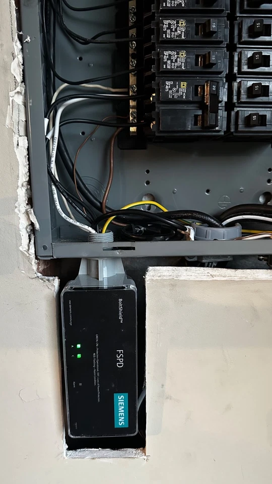 Placa de cubierta protectora contra sobretensiones Siemens para toda la casa Foto 2 de 4