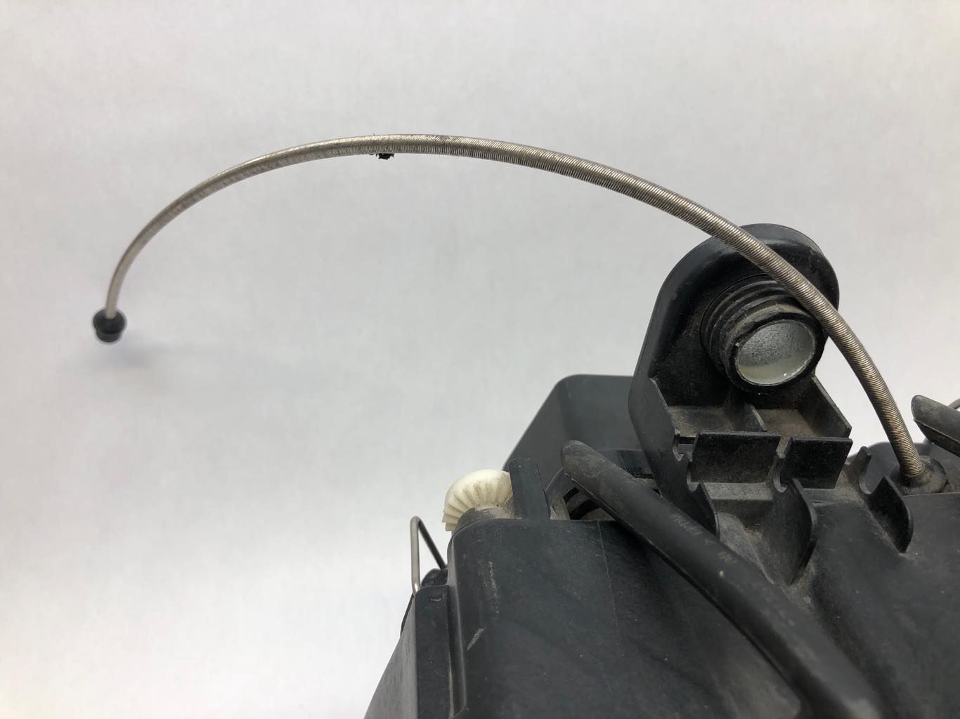 2003 - 2008 Maserati Quattroporte Left Drivers Headlamp Assembly Bi-Xenon OEM