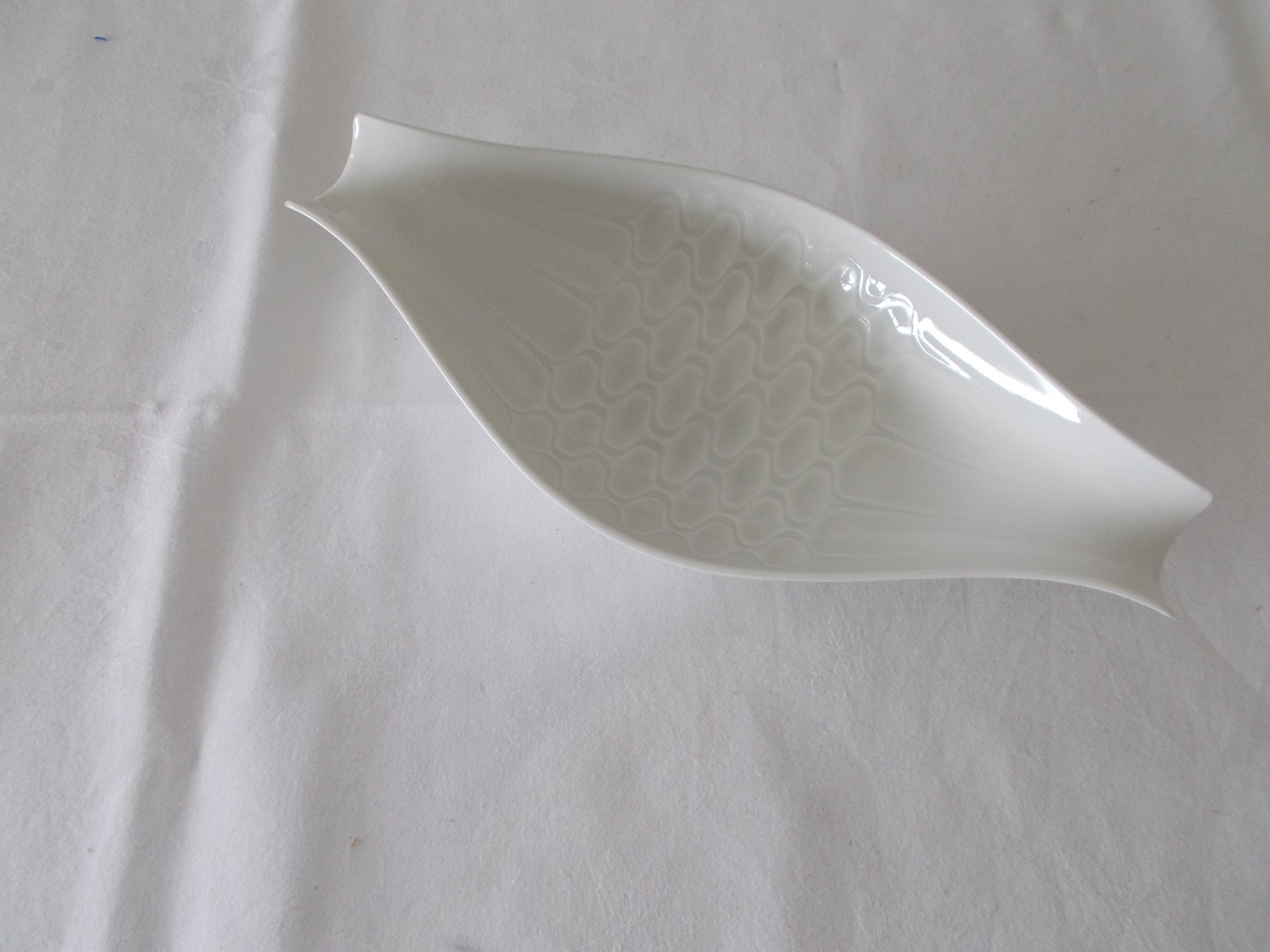 Cuenco de porcelana artística Alboth&Kaiser Alka con motivo ondulado 26x12,5 cm como nuevo