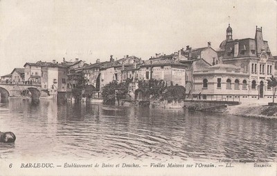 Bar-le-Duc, bath and shower facility.  133579