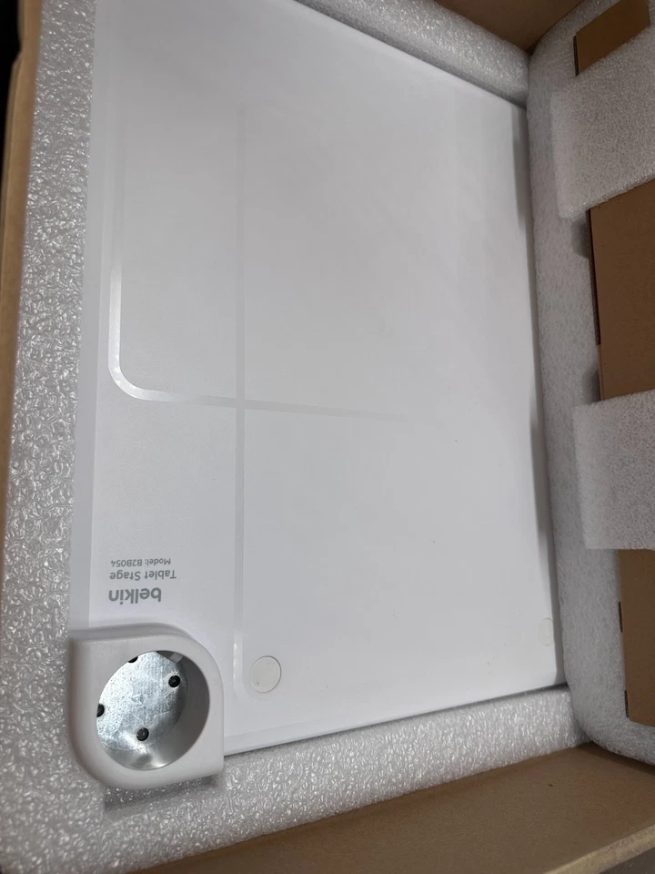 Belkin Tablet Stage / Stand Model B2B054 Perfect For Presentations Or Classroom - Image 3 of 4