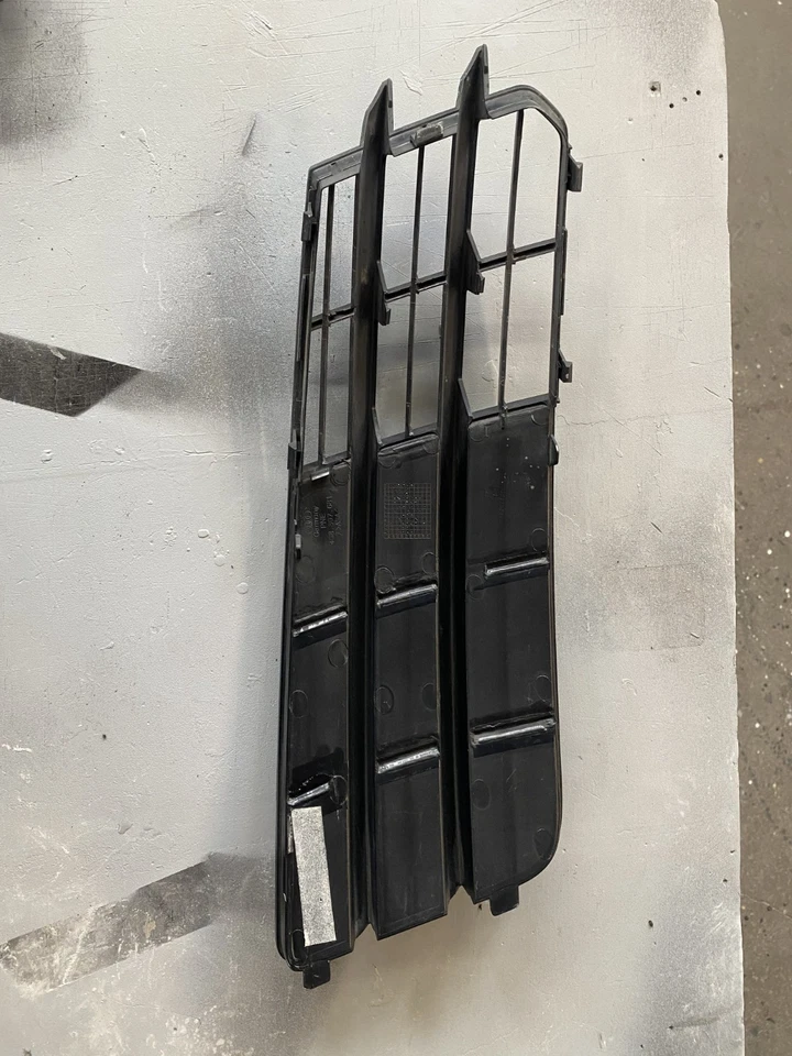 Par de parrilla exterior inferior delantera izquierda derecha Audi A7 Quattro 2011-2014 OEM 4g8807681 Foto 3 de 4