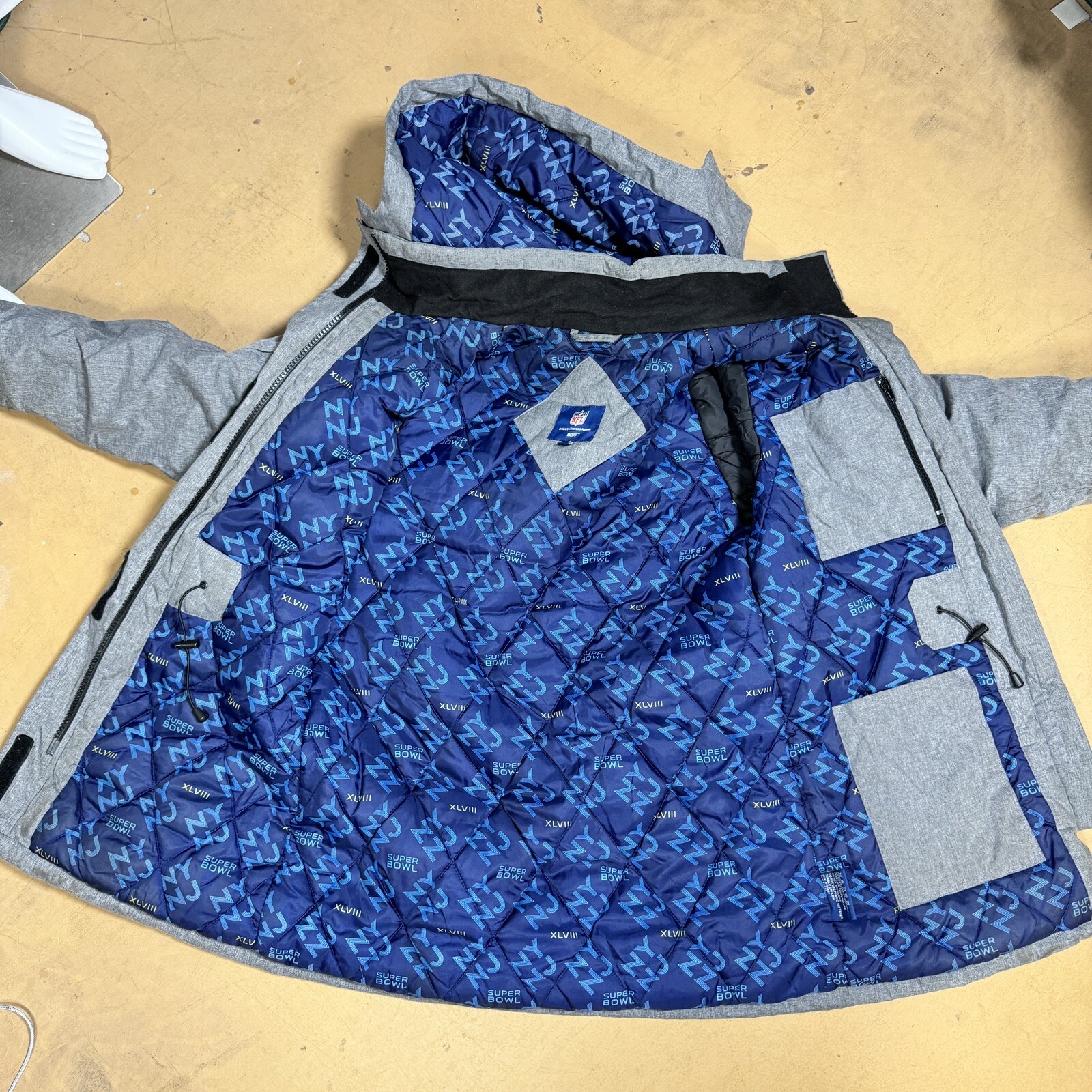 NFL Superbowl XLVIII Mens NJ/NY Jacket Coat Parka Seahawks vs Broncos Medium thumbnail 15