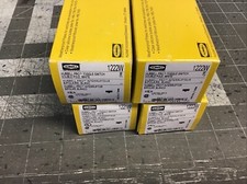 Hubbell 1222W Toggle Switch Lot Of 4 20amp 120V-277V White 2-Pole LB16G 