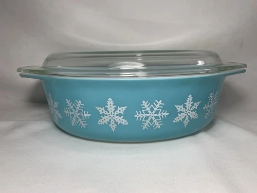 Vintage Pyrex White Snowflake Pattern Turquoise Casserole Dish 2.5 qt + Lid