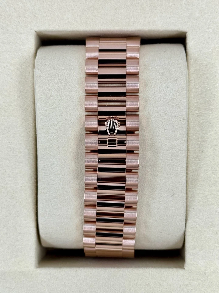 NEW 2025 Rolex Day-Date 40mm 228235 Presidential Rose Gold Olive Dial - Image 2 of 4