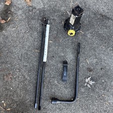 Jeep Tj Wrangler Oe Spare Tire Jack Set W Tools 1997-2003 2004 2005 2006 009787