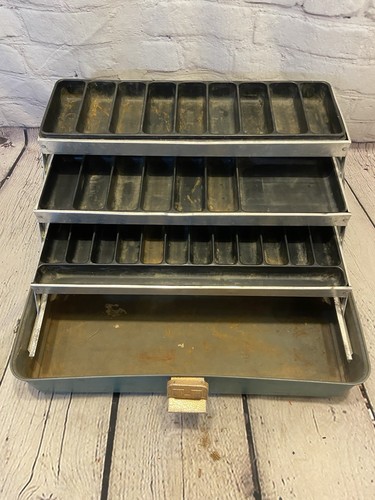 Vintage UMCO Fishing Tackle Box 3 Tray 175U Green Watetown MN - Bild 1 von 13