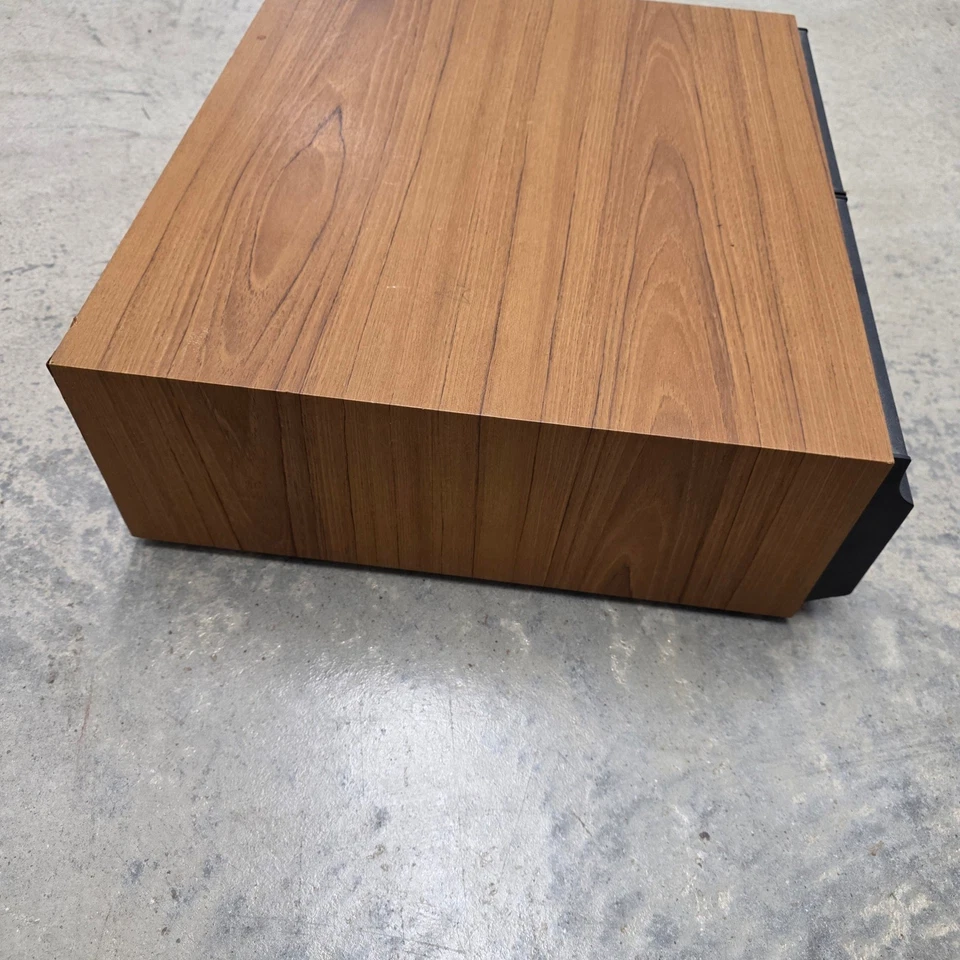 Armario de almacenamiento VHS moderno de colección años 80 Foto 3 de 4