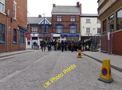 Photo 6x4 Chancery Street in Leicester The crowd of people are standing a c2015