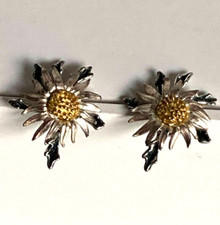 Earrings .925 Sterling stud Flower with golden centers and black enamel tips
