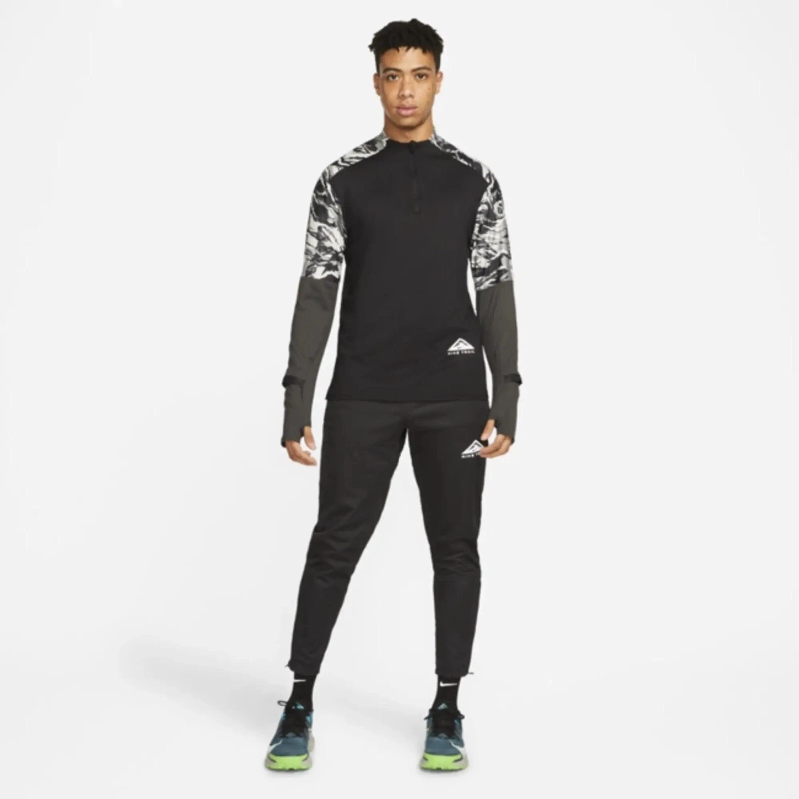 Size XL- Nike Men's Dri-Fit Element 1/2- Zip Trail Running Top, Black.