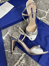 New 425 STUART WEITZMAN Gloria 105 Silver Metallic Leather Stiletto Sandals US 8