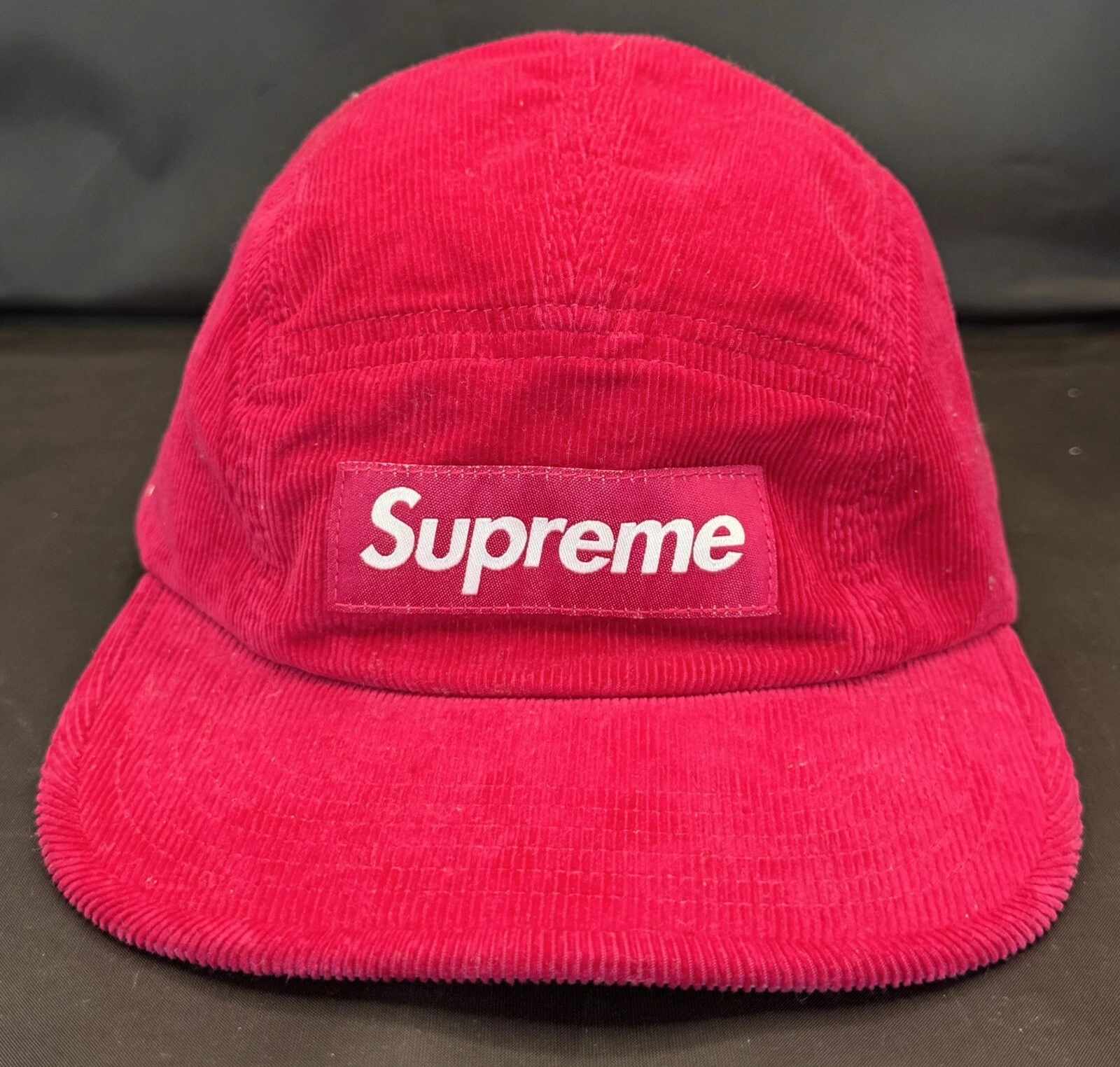 Casquette de camp Supreme Gore Tex velours côtelé rose logo boîte