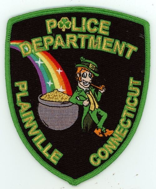 CONNECTICUT CT PLAINVILLE POLICE NICE NOVELTY SHAMROCK SHOULDER PATCH ...
