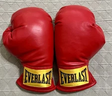 Red EVERLAST Boxing Training S/M Gloves With Yellow Tag - Great Condition