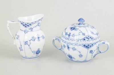 Royal Copenhagen blaue geriffelte Halbspitze. Milchkännchen und Zuckerdose. E...