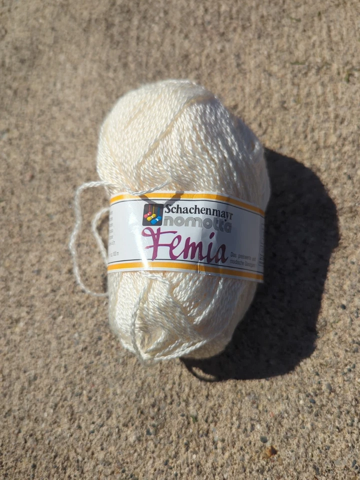 19 Bolas HILO FEMIA SCHACHENMAYR NOMOTTA 80% Acrílico 20% Viscosa 50 g cada una Foto 2 de 4