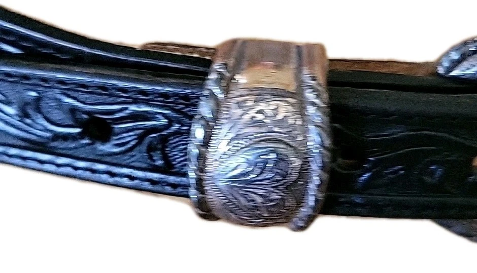 Cinturón Tony Lama Mujer Western Cuero Negro con Eslabones Corazón Plateado Talla 28 Foto 3 de 4