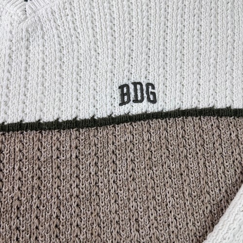 BDG Urban Outfitters Sweater Knit Colorblock White Beige V Neck Medium READ - Picture 10 of 12