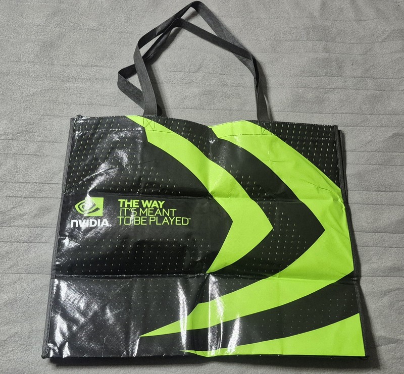 Ted 2 New York Comic Con Lot of 7 Nvidia Bags Movie Prop