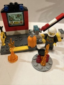 LEGO Juniors My First Fire Station (Set #10661) Fire Fighters Helicopter Rescue