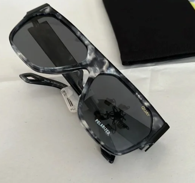 Quay Women Polarized Go Off 1212 grey marble sunglasses NEW  display picture 3