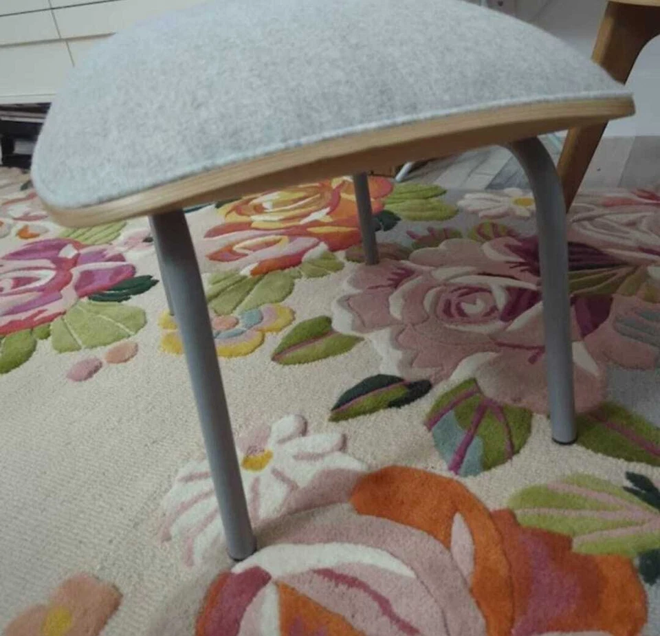 Araceli Floral Ivory Modern Hand-Tufted 100% Wool Area Rug Carpet - Image 4 of 4