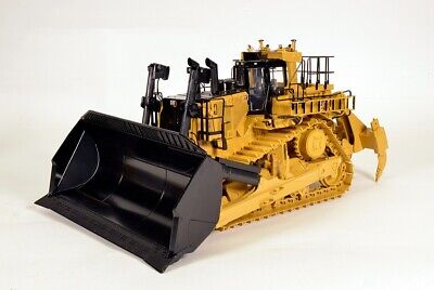Caterpillar Cat D11 CD Carrydozer with Ripper - CCM 1:24 Caterpillar Cat D11 CD Carrydozer with Ripper - CCM 1:24