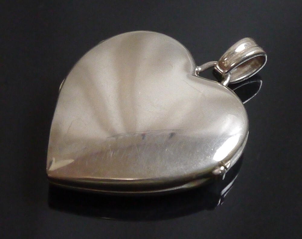 Authentic Tiffany & Co. Charm Locket Photo Heart big Authentic Tiffany & Co. Charm Locket Photo Heart big