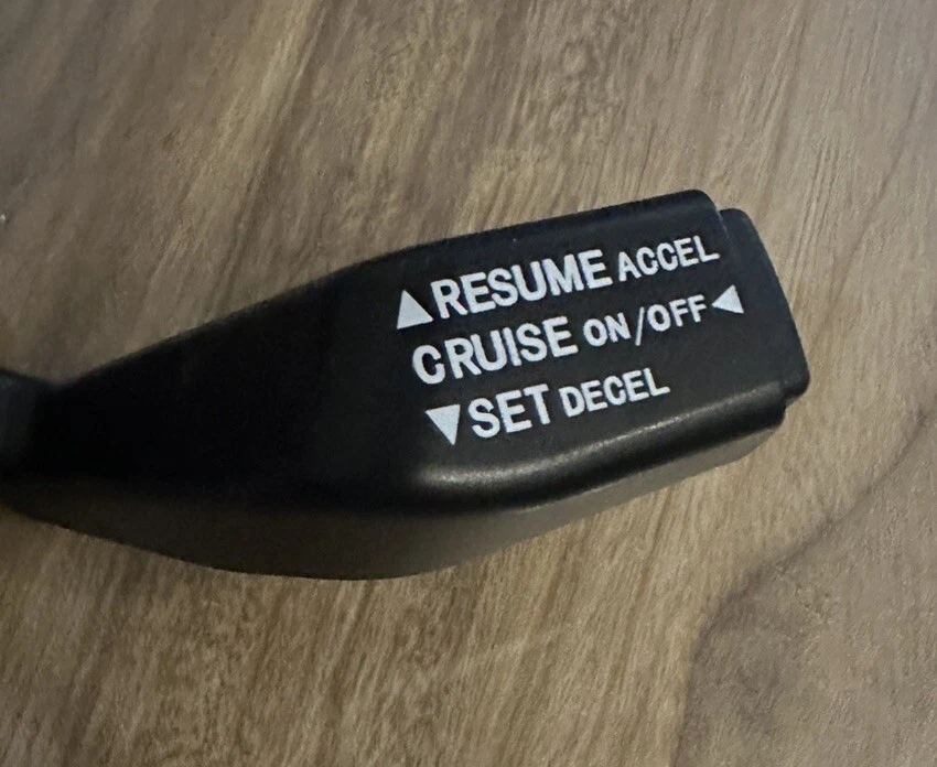 Wells A05684 Cruise Control Switch - Image 2 of 3