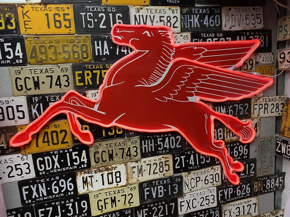 Antique Vintage Old Style LED Neon Mobil Pegasus Gas Oil Service Sign ...