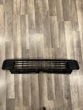 10-11 Toyota Prius OEM Front Radiator Lower Grill Grille Panel 53112-47040